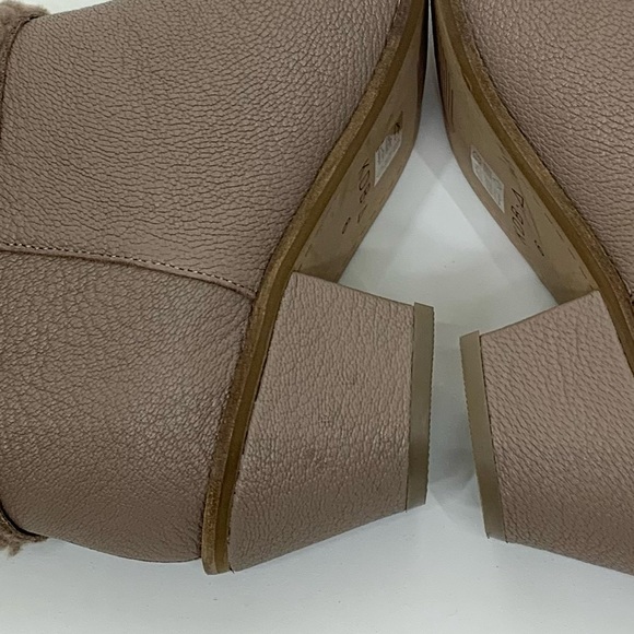 Kelsi Dagger Split Ankle Booties Sherpa Fold Top Taupe Brown Textured Size 6 - Picture 9 of 15